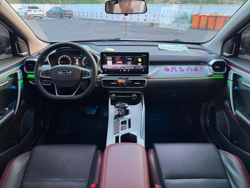 Geely Coolray 2021 240T DCT Алмазная версия интерьер фото 9 Geely Coolray 2021 240T DCT Алмазная версия интерьер фото 9