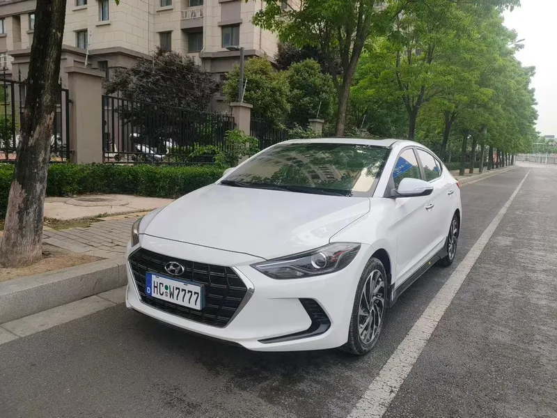 Hyundai Elantra Lingdong 2020 1.5L CVT Ji Hyun De élite exterior foto 1 Hyundai Elantra Lingdong 2020 1.5L CVT Ji Hyun De élite exterior foto 1