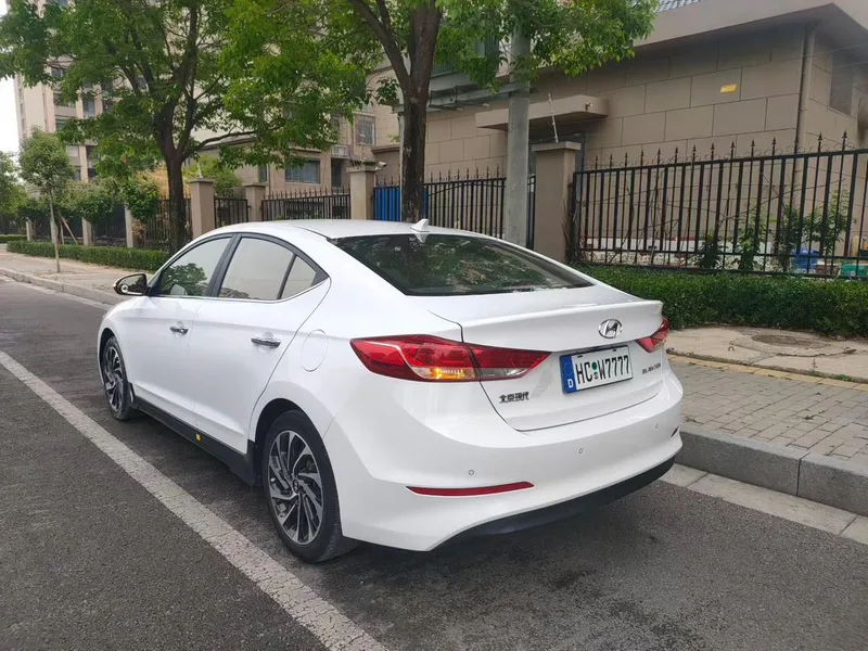 Hyundai Elantra Lingdong 2020 1.5L CVT Ji Hyun De élite interior foto 6 Hyundai Elantra Lingdong 2020 1.5L CVT Ji Hyun De élite interior foto 6