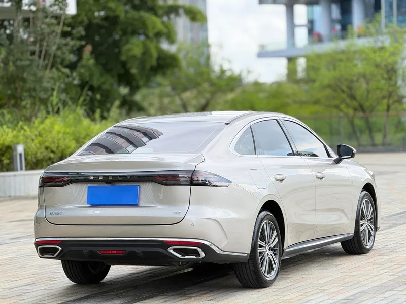 Geely Emgrand 2026 5e génération 1.5L CVT Finition premium extérieur photo 2 Geely Emgrand 2026 5e génération 1.5L CVT Finition premium extérieur photo 2