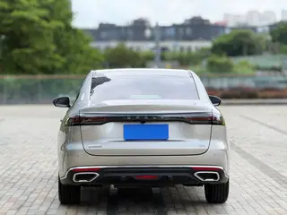 Geely Emgrand 2026 5e génération 1.5L CVT Finition premium extérieur photo 4 Geely Emgrand 2026 5e génération 1.5L CVT Finition premium extérieur photo 4