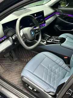 BMW i5 2024 eDrive35L Luxury Set interior photo 8