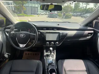 Toyota Corolla 2014 1.6L CVT GL-i interior foto 15 Toyota Corolla 2014 1.6L CVT GL-i interior foto 15
