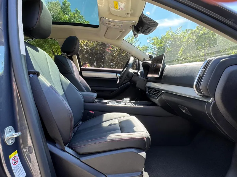 BYD Tang DM 2018 DM 2.0T Полный полный привод Zhilian Chuangxiang 7 Кресло Страна В. интерьер фото 13 BYD Tang DM 2018 DM 2.0T Полный полный привод Zhilian Chuangxiang 7 Кресло Страна В. интерьер фото 13
