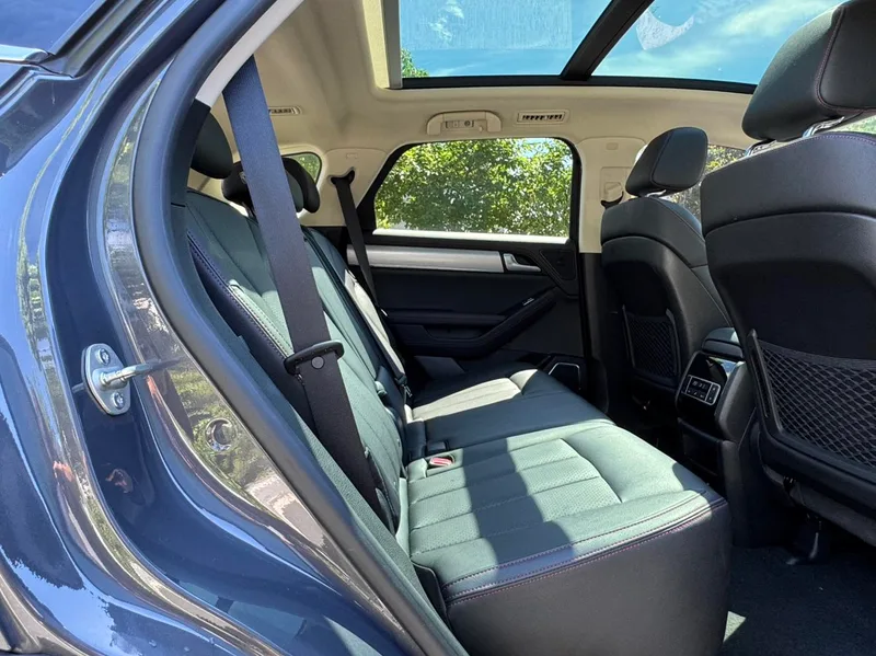 BYD Tang DM 2018 DM 2.0T Полный полный привод Zhilian Chuangxiang 7 Кресло Страна В. интерьер фото 14 BYD Tang DM 2018 DM 2.0T Полный полный привод Zhilian Chuangxiang 7 Кресло Страна В. интерьер фото 14