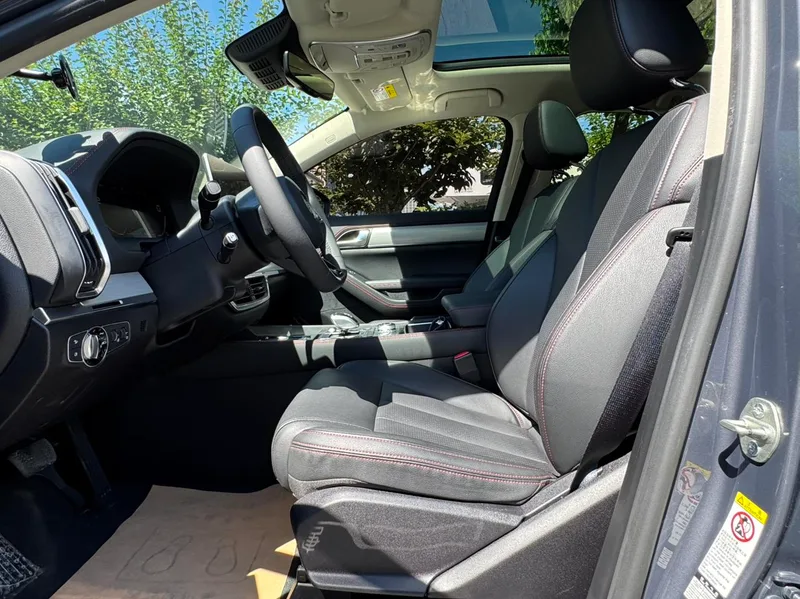 BYD Tang DM 2018 DM 2.0T Полный полный привод Zhilian Chuangxiang 7 Кресло Страна В. интерьер фото 15 BYD Tang DM 2018 DM 2.0T Полный полный привод Zhilian Chuangxiang 7 Кресло Страна В. интерьер фото 15