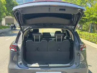 BYD Tang DM 2018 DM 2.0T Полный полный привод Zhilian Chuangxiang 7 Кресло Страна В. интерьер фото 18 BYD Tang DM 2018 DM 2.0T Полный полный привод Zhilian Chuangxiang 7 Кресло Страна В. интерьер фото 18