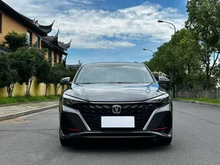 Changan Eado 2025 PLUS 1.4T DCT Versión de alta energía exterior foto 2 Changan Eado 2025 PLUS 1.4T DCT Versión de alta energía exterior foto 2