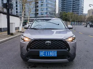 Toyota Corolla Cross 2024 2.0L CVT Pioneer Edition interior photo 8 Toyota Corolla Cross 2024 2.0L CVT Pioneer Edition interior photo 8