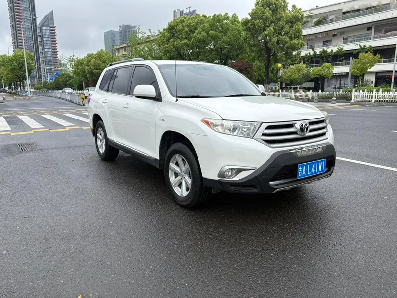 Toyota Highlander 2013 2.7L Dos tracciones 5 Edición Zijing exterior foto 2 Toyota Highlander 2013 2.7L Dos tracciones 5 Edición Zijing exterior foto 2