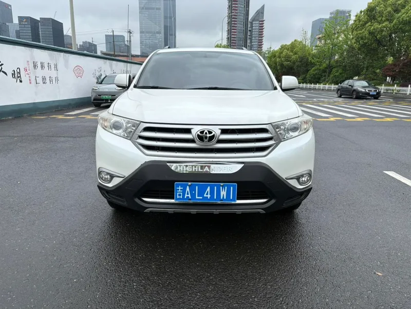 Toyota Highlander 2013 2.7L Dos tracciones 5 Edición Zijing exterior foto 3 Toyota Highlander 2013 2.7L Dos tracciones 5 Edición Zijing exterior foto 3