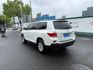 Toyota Highlander 2013 2.7L Dos tracciones 5 Edición Zijing exterior foto 5 Toyota Highlander 2013 2.7L Dos tracciones 5 Edición Zijing exterior foto 5