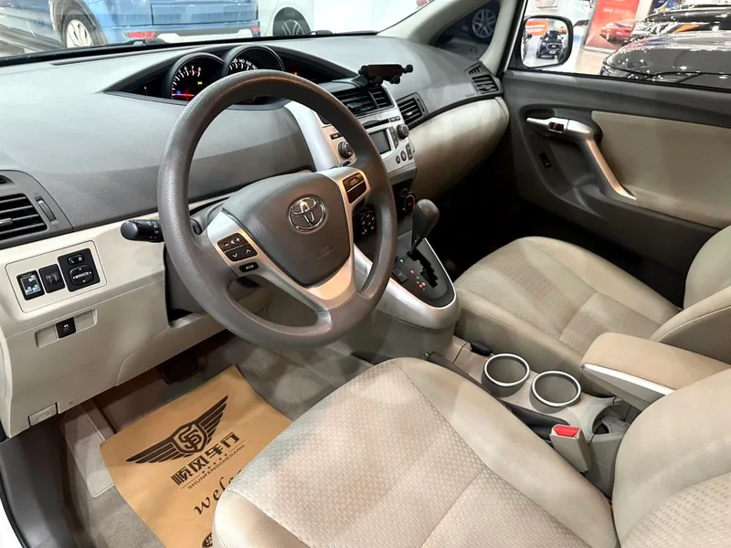 Toyota Verso 2015 180E CVT Versión transfronteriza interior foto 17 Toyota Verso 2015 180E CVT Versión transfronteriza interior foto 17