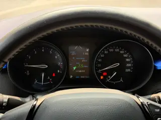 Toyota C-HR 2021 2.0L Luxury Edition interior photo 19