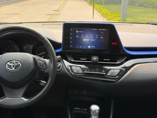 Toyota C-HR 2021 2.0L Luxury Edition interior photo 20
