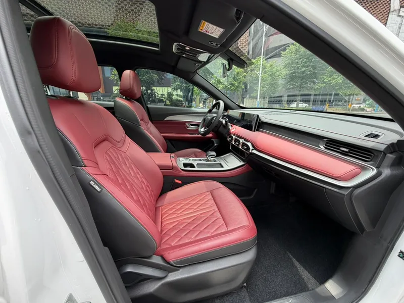 Jetour X70 PLUS 2024 Champion Edition 1.5T DCT Champion PRO 7 seat interior photo 20 Jetour X70 PLUS 2024 Champion Edition 1.5T DCT Champion PRO 7 seat interior photo 20