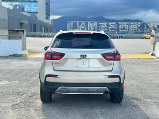 Geely Vision X3 2019 Versión mejorada 1.5L CVT Acabado premium exterior foto 5 Geely Vision X3 2019 Versión mejorada 1.5L CVT Acabado premium exterior foto 5