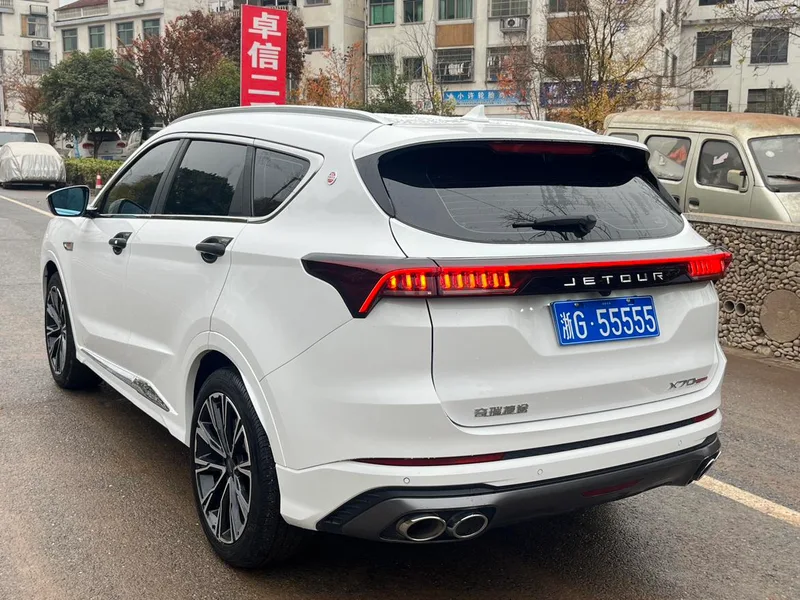 Jetour X70 PLUS 2021 Zhuge 1.6T DCT Kongming 7 seat interior photo 9 Jetour X70 PLUS 2021 Zhuge 1.6T DCT Kongming 7 seat interior photo 9