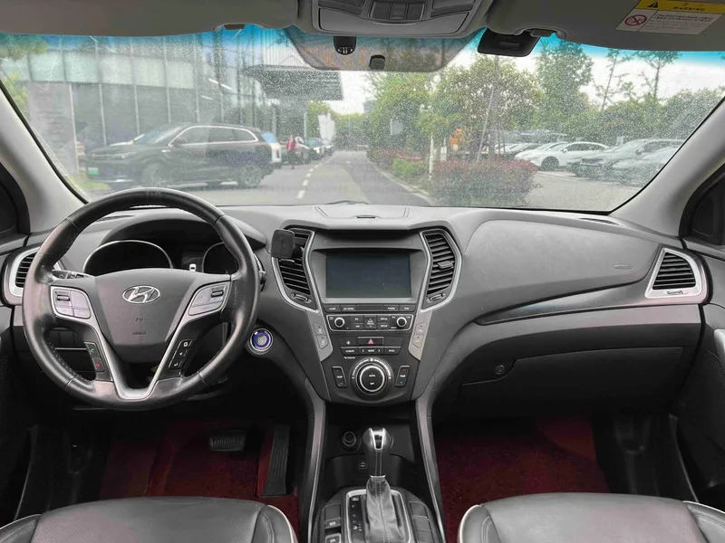Hyundai Santa Fe 2017 2.4L Intelligent automatique à deux roues motrices 5 Siège extérieur photo 4 Hyundai Santa Fe 2017 2.4L Intelligent automatique à deux roues motrices 5 Siège extérieur photo 4