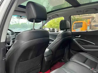 Hyundai Santa Fe 2017 2.4L Intelligent automatique à deux roues motrices 5 Siège intérieur photo 10 Hyundai Santa Fe 2017 2.4L Intelligent automatique à deux roues motrices 5 Siège intérieur photo 10
