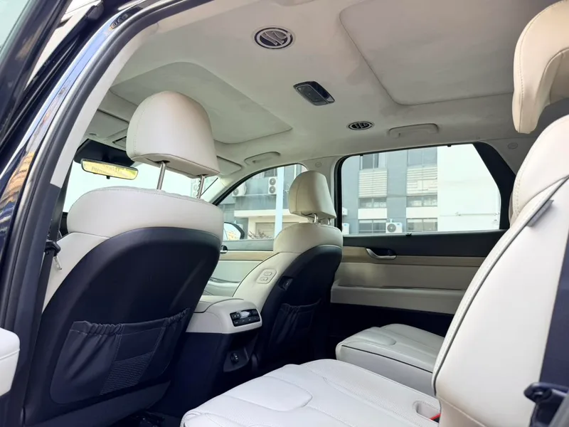 Hyundai Palisade 2021 3.5L Automatique à quatre roues motrices GLS intérieur photo 15 Hyundai Palisade 2021 3.5L Automatique à quatre roues motrices GLS intérieur photo 15