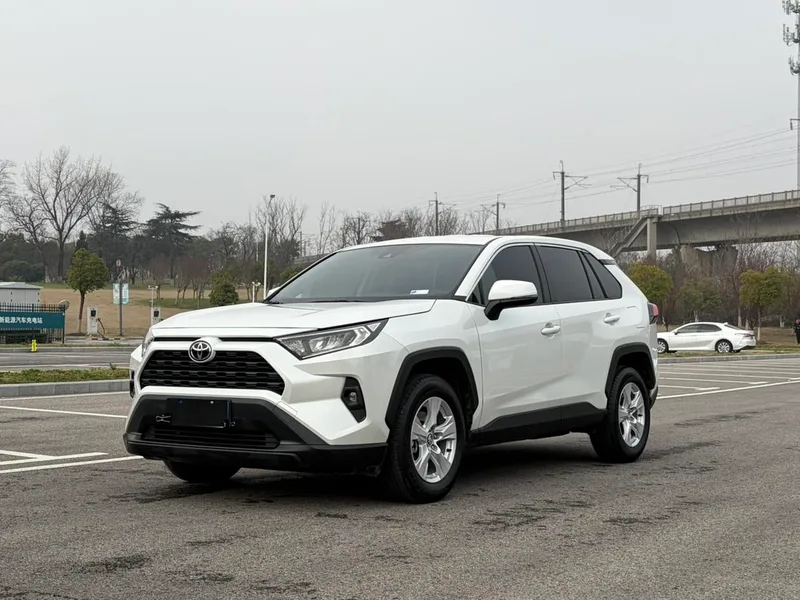 Toyota RAV4 2023 2.0L CVT Two-wheel drive urban version exterior photo 1 Toyota RAV4 2023 2.0L CVT Two-wheel drive urban version exterior photo 1