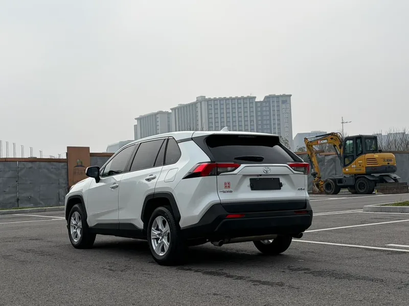 Toyota RAV4 2023 2.0L CVT Two-wheel drive urban version exterior photo 7 Toyota RAV4 2023 2.0L CVT Two-wheel drive urban version exterior photo 7