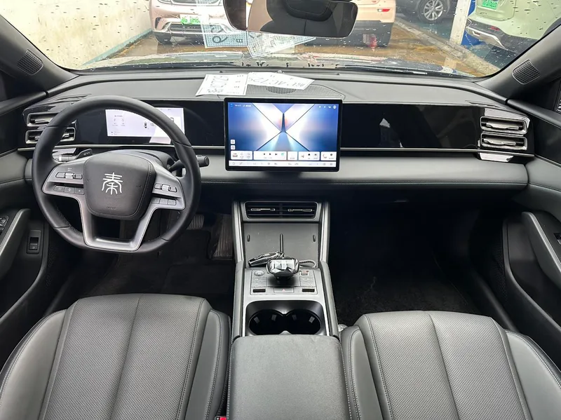 BYD Qin L 2025 Премиум-версия с автопилотом DM-i 80KM Лидирующий интерьер фото 10 BYD Qin L 2025 Премиум-версия с автопилотом DM-i 80KM Лидирующий интерьер фото 10