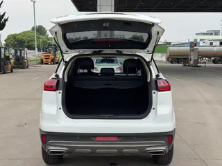 Geely Boyue 2020 1.8TD DCT Два привода 4G Связанная версия интерьер фото 15 Geely Boyue 2020 1.8TD DCT Два привода 4G Связанная версия интерьер фото 15