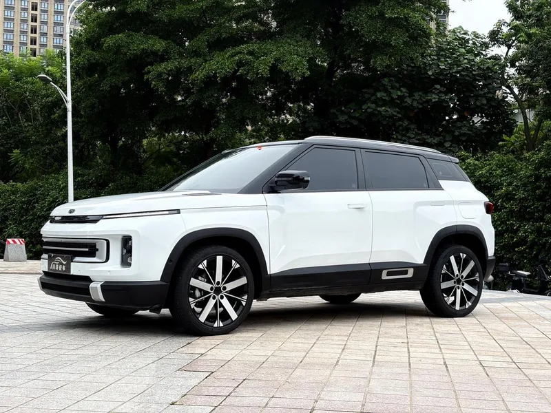 Geely ICON 2023 1.5TD Chocolate Alcoholic Edition exterior photo 1 Geely ICON 2023 1.5TD Chocolate Alcoholic Edition exterior photo 1