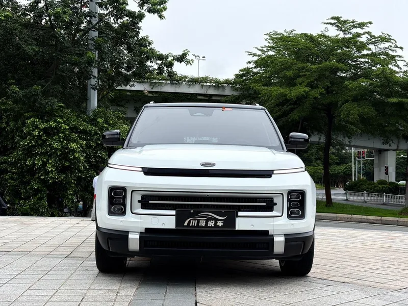 Geely ICON 2023 1.5TD Chocolate Alcoholic Edition exterior photo 2 Geely ICON 2023 1.5TD Chocolate Alcoholic Edition exterior photo 2