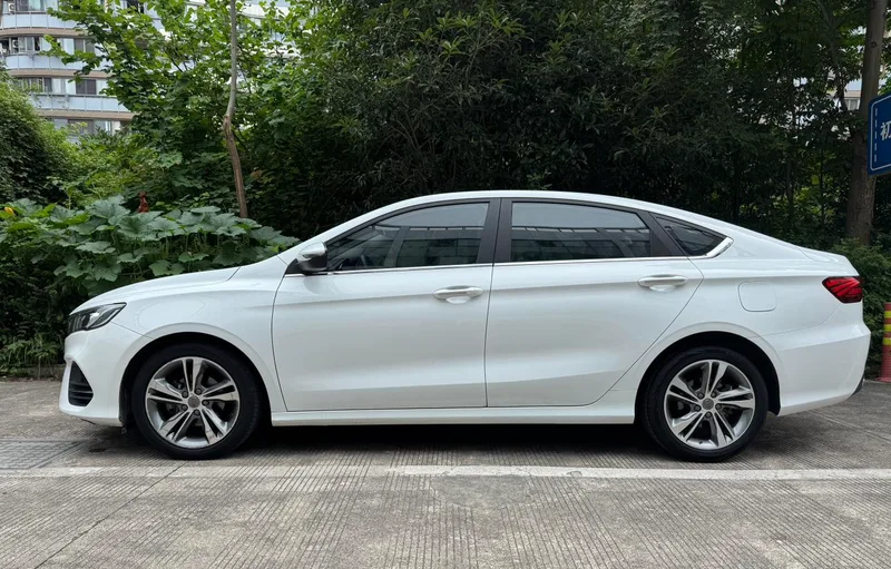 Geely Binrui 2018 14T CVT Красочная версия экстерьер фото 5 Geely Binrui 2018 14T CVT Красочная версия экстерьер фото 5