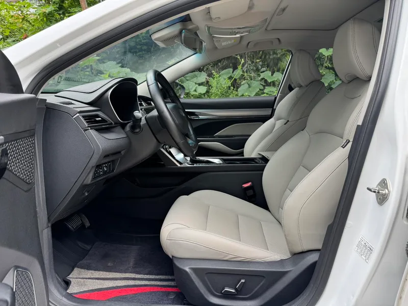 Geely Binrui 2018 14T CVT Красочная версия экстерьер фото 8 Geely Binrui 2018 14T CVT Красочная версия экстерьер фото 8