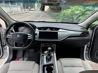 Geely Binrui 2018 14T CVT Красочная версия интерьер фото 13 Geely Binrui 2018 14T CVT Красочная версия интерьер фото 13