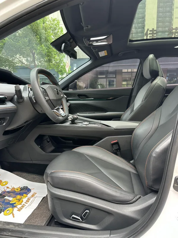 Changan UNI-V 2022 1.5T Premium Trim exterior photo 4 Changan UNI-V 2022 1.5T Premium Trim exterior photo 4