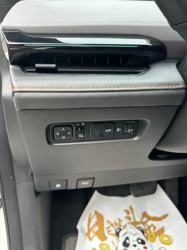 Changan UNI-V 2022 1.5T Premium Trim interior photo 15 Changan UNI-V 2022 1.5T Premium Trim interior photo 15