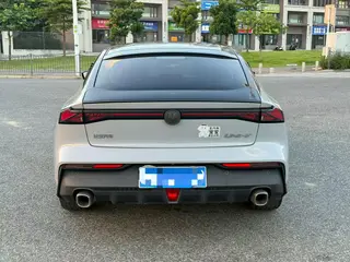 Changan UNI-V 2022 1.5T Finition premium extérieur photo 5 Changan UNI-V 2022 1.5T Finition premium extérieur photo 5