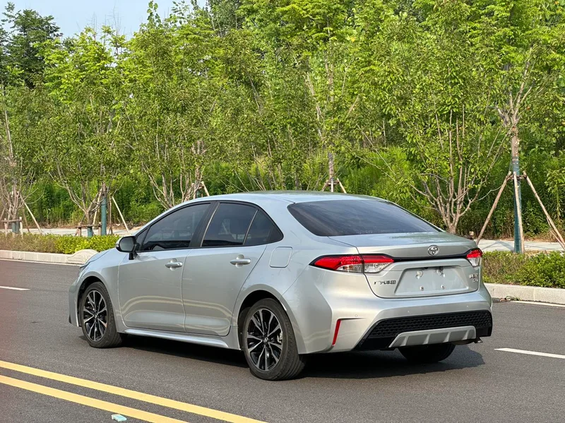Toyota Levin 2022 185T CVT Versión deportiva exterior foto 6 Toyota Levin 2022 185T CVT Versión deportiva exterior foto 6