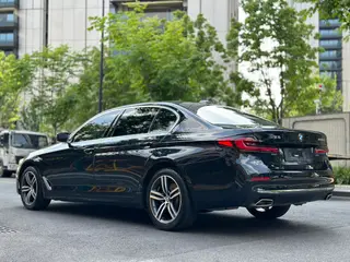 BMW 5 Series 2022 Second change 530Li Leading Type Luxury Set exterior photo 6