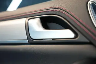 BYD Tang DM 2018 DM 2.0T Tracción a las cuatro ruedas a tiempo completo 7 Asiento País V interior foto 12 BYD Tang DM 2018 DM 2.0T Tracción a las cuatro ruedas a tiempo completo 7 Asiento País V interior foto 12