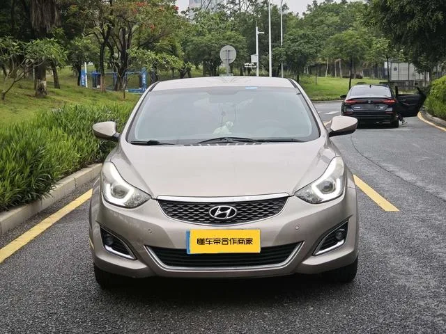 Hyundai Elantra Langdong 2016 1.6L Tipo inteligente automático exterior foto 2 Hyundai Elantra Langdong 2016 1.6L Tipo inteligente automático exterior foto 2
