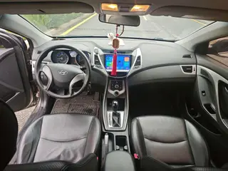 Hyundai Elantra Langdong 2016 1.6L Tipo inteligente automático interior foto 9 Hyundai Elantra Langdong 2016 1.6L Tipo inteligente automático interior foto 9