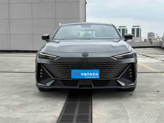 Changan UNI-V 2022 1.5T Премиальная комплектация экстерьер фото 2 Changan UNI-V 2022 1.5T Премиальная комплектация экстерьер фото 2