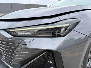 Changan UNI-V 2022 1.5T Премиальная комплектация экстерьер фото 4 Changan UNI-V 2022 1.5T Премиальная комплектация экстерьер фото 4