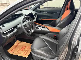 Changan UNI-V 2022 1.5T Премиальная комплектация экстерьер фото 8 Changan UNI-V 2022 1.5T Премиальная комплектация экстерьер фото 8