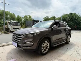 Hyundai Tucson 2015 1.6T Doble embrague, tracción delantera, versión inteligente exterior foto 1 Hyundai Tucson 2015 1.6T Doble embrague, tracción delantera, versión inteligente exterior foto 1