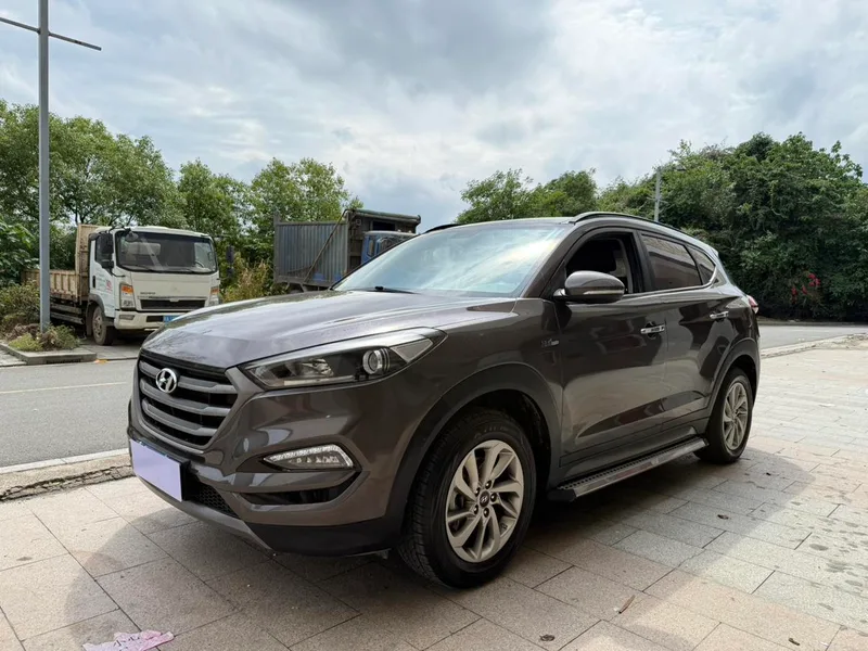 Hyundai Tucson 2015 1.6T Doble embrague, tracción delantera, versión inteligente exterior foto 1 Hyundai Tucson 2015 1.6T Doble embrague, tracción delantera, versión inteligente exterior foto 1