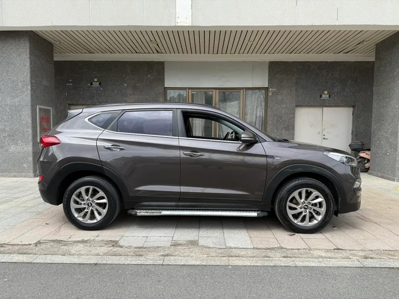 Hyundai Tucson 2015 1.6T Doble embrague, tracción delantera, versión inteligente exterior foto 5 Hyundai Tucson 2015 1.6T Doble embrague, tracción delantera, versión inteligente exterior foto 5