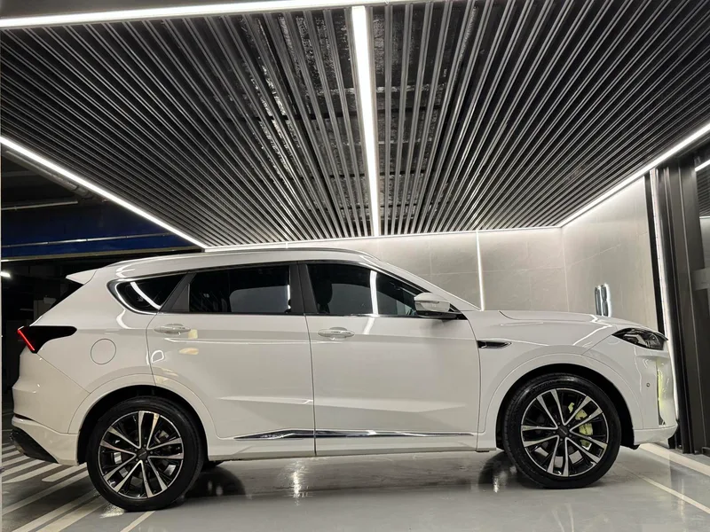 Jetour X70 PLUS 2021 Restyling 1.6T DCT sky 7 seat interior photo 15 Jetour X70 PLUS 2021 Restyling 1.6T DCT sky 7 seat interior photo 15