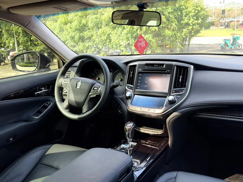 Toyota Crown 2015 2.0T Version mode intérieur photo 12 Toyota Crown 2015 2.0T Version mode intérieur photo 12